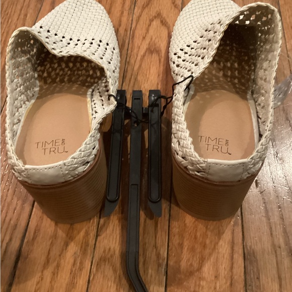 New Shoes Super Cute - Picture 4 of 4